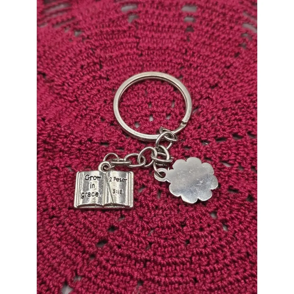 Vintage CTA Grow In Grace Holy Bible Metal Keychain White Daisy Flower Charm